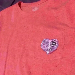 “Dead inside” pink pocket Tshirt size medium